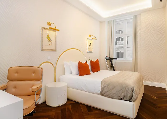 Whome Timeless Luxury In Historical Center 리스본