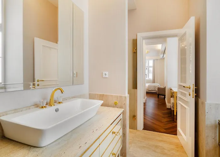 Whome Timeless Luxury In Historical Center